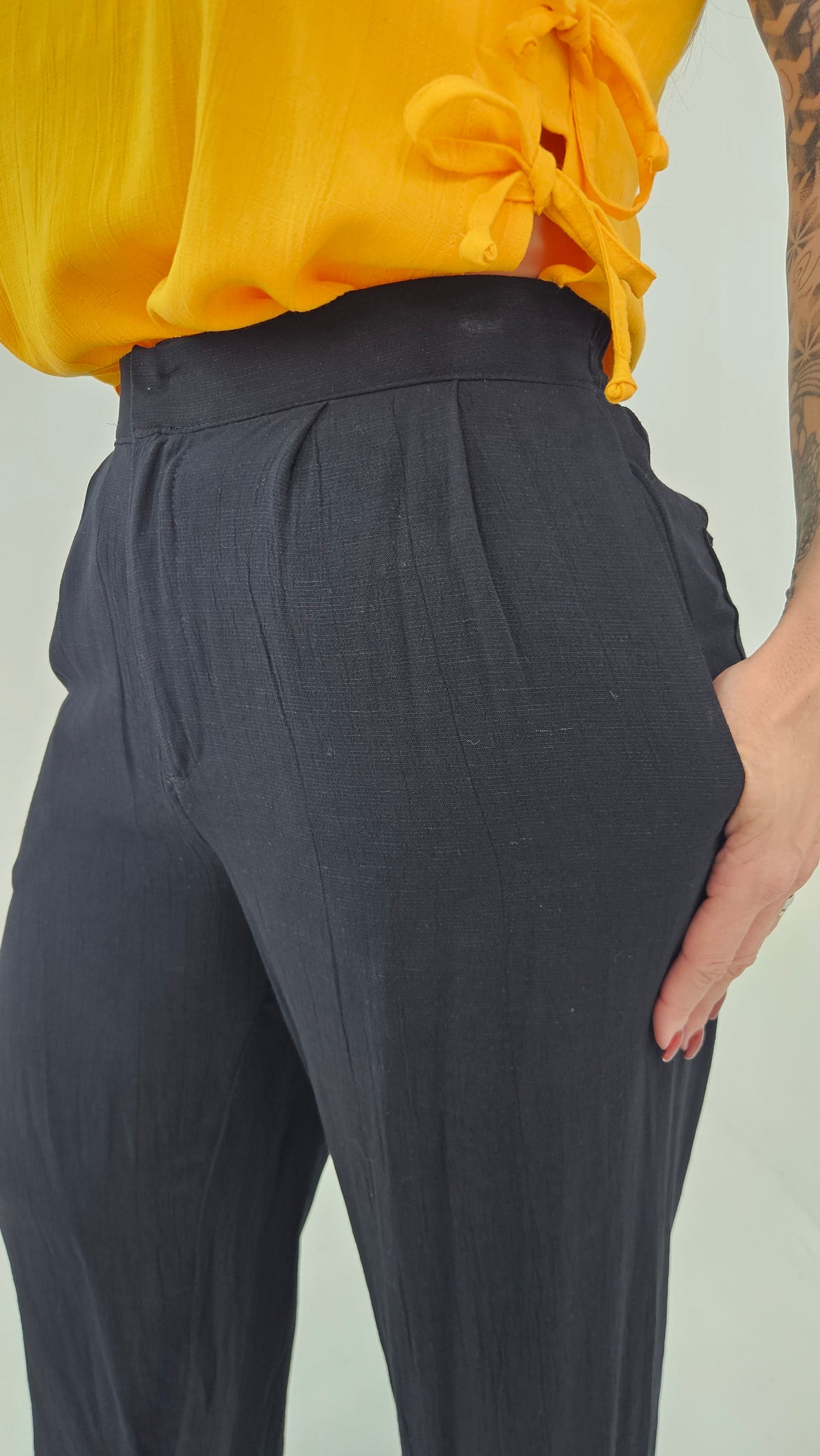 Calça Feminina de Viscolinho com Pregas – Bella