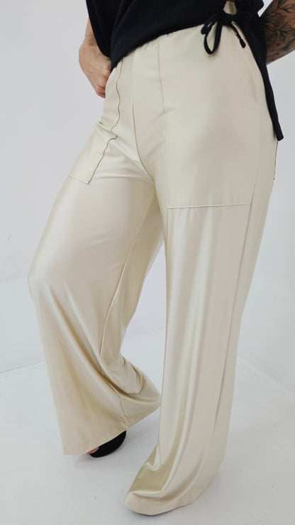 Pantalona Feminina de Poliamida com Elastano – Gloss