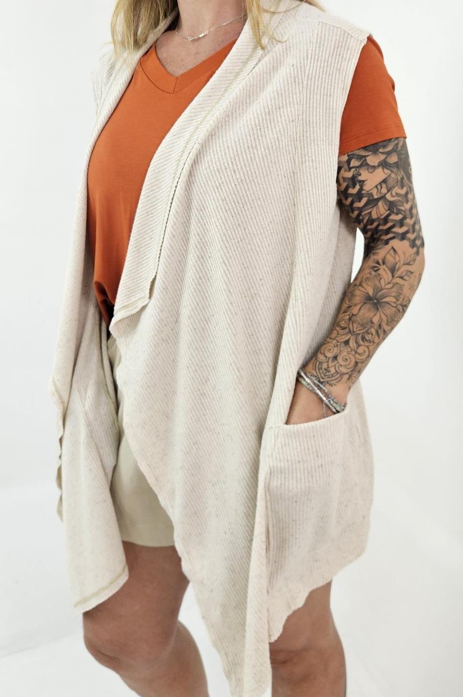 Cardigan Feminino sem Mangas com Bolsos – Canelado Ponta