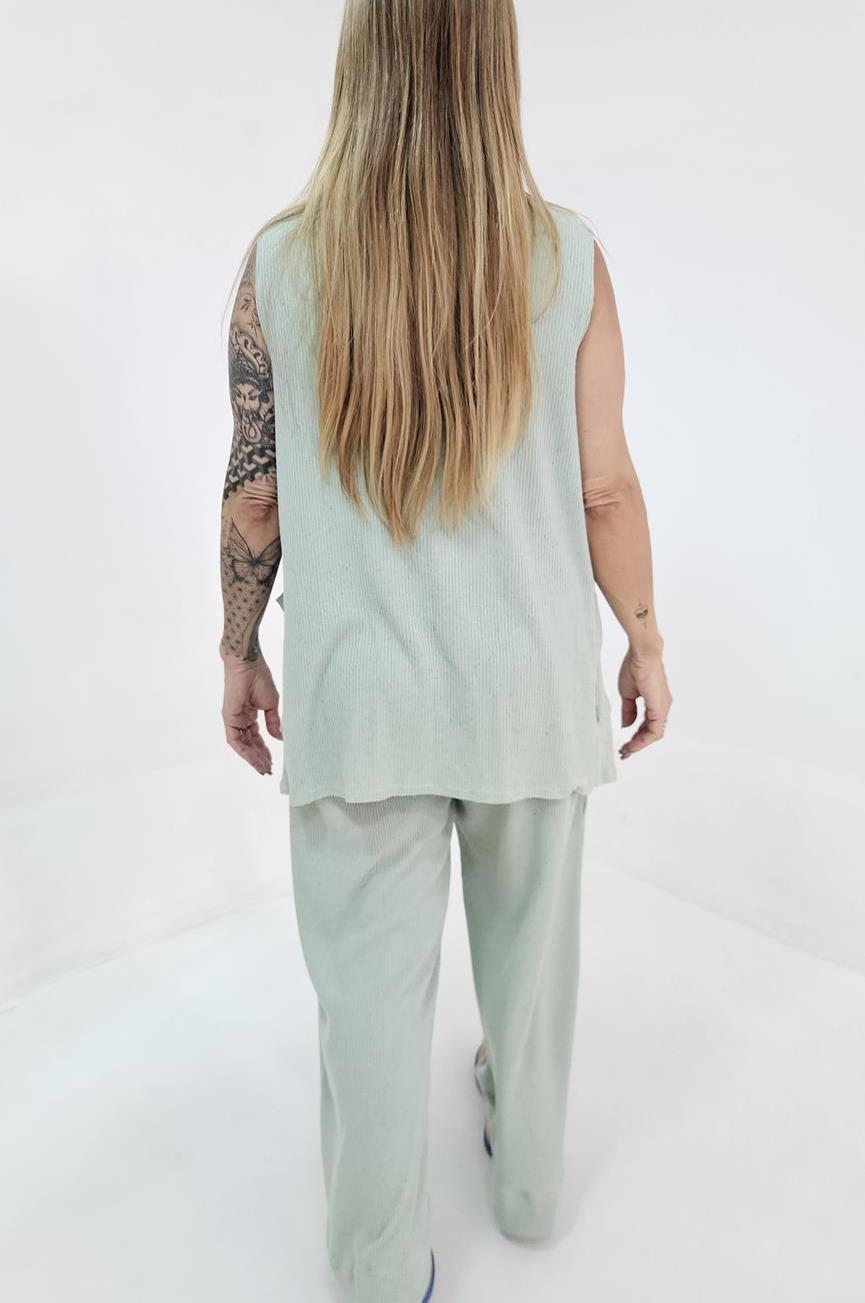Cardigan Feminino sem Mangas com Bolsos – Canelado Ponta