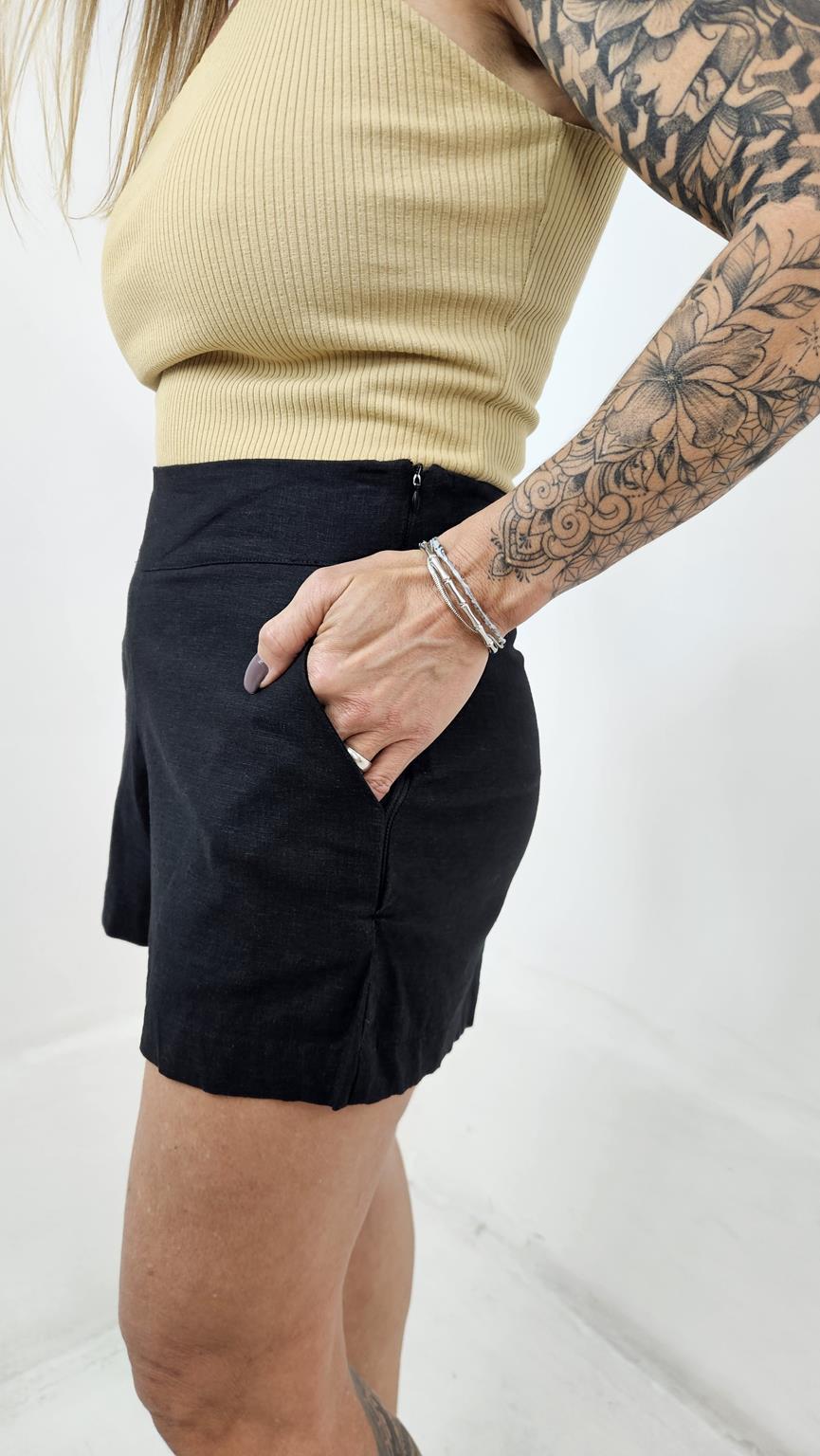 Short Isa Linho